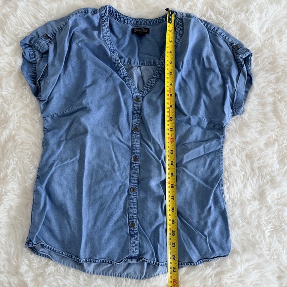 Lucky Brand Women's Denim Cap Sleeve V-Neck Button-Down Top Shirt - Picture 2 of 5
